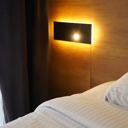 Daily Rent 티라나